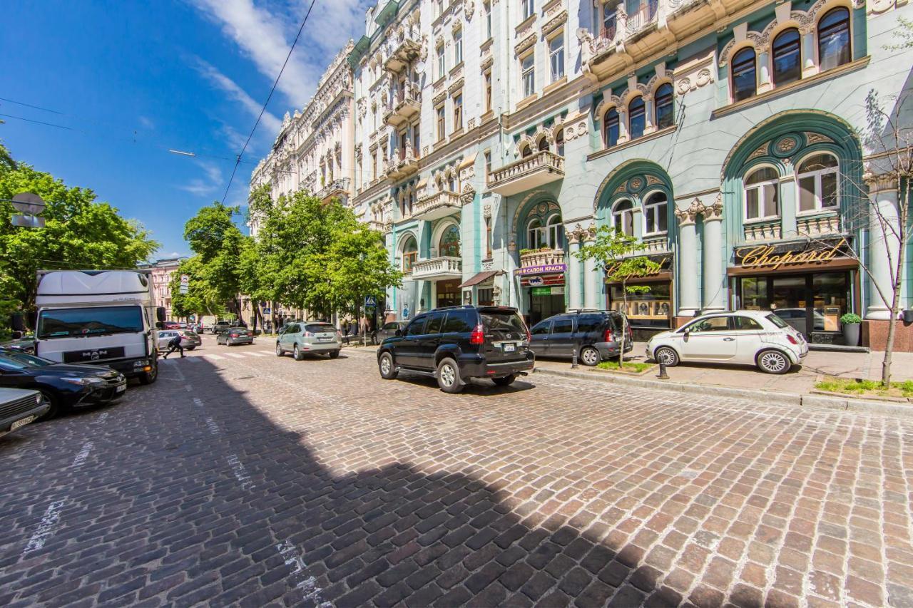 2к квартира в центре. Крещатик, пл. Независимости Киев Экстерьер фото